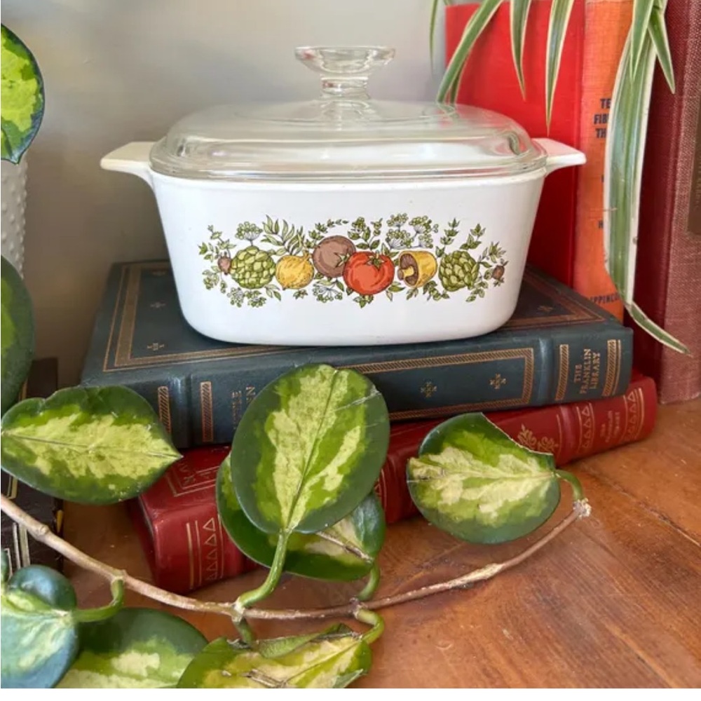 Corningware vintage spice of life 1.5 litre with glass lid